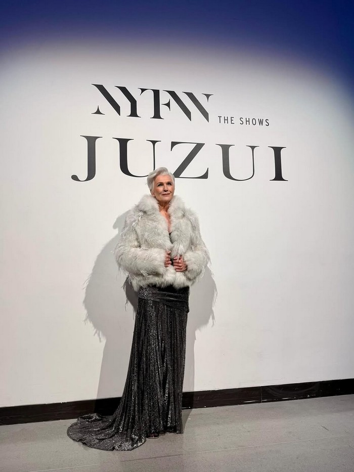 Maye Musk Jadi Model di New York Fashion Week 2025.