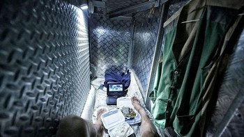 Hanya muat untuk satu orang. Foto: Benny Lam via Bored Panda  