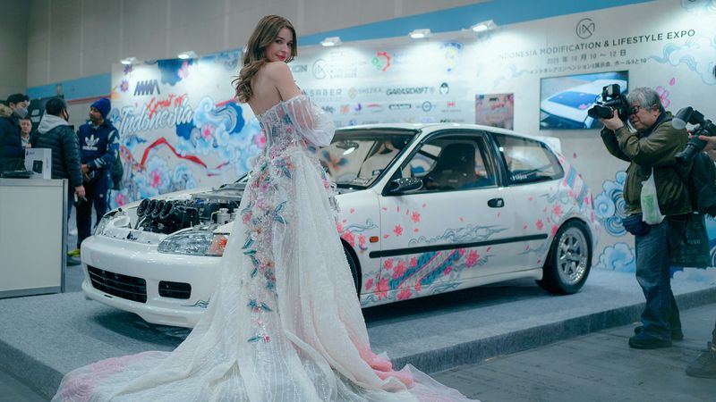 Modifikasi Honda Civic Estilo EG6 bertema batik di Osaka Auto Messe 2025.