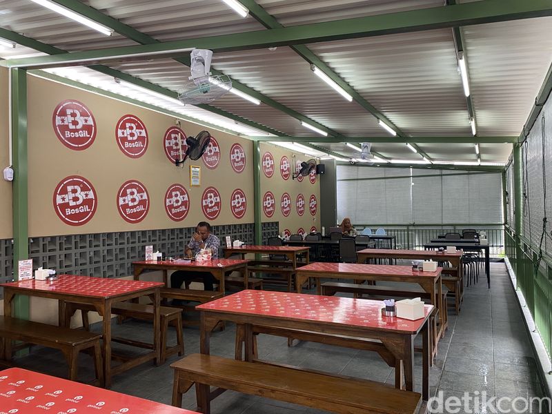 Nasi Mandhi Bosgil, racikan nasi mandhi populer di Condet