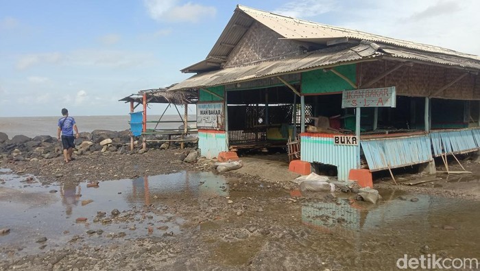 Pantai LA Indramayu.