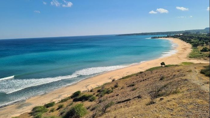 Pantai Liman di barat daya Pulau Semau, tepatnya di Kecamatan Semau Selatan, Kabupaten Kupang, NTT. (Foto: Tangkap Layar Google Earth oleh Rahmawati)