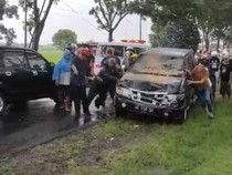 Panther Isi 4 Orang Sekeluarga Remuk Tertimpa Pohon di Karanganyar