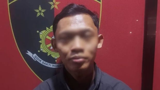 Polisi menangkap asisten rumah tangga (ART) dan sopir di Jakut terkait kasus pencurian. ART dan sopir itu mencuri uang Rp 800 juta dan perhiasan majikannya. (dok Polsek Metro Penjaringan)