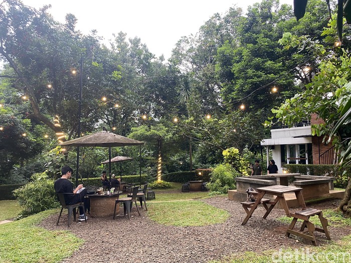 Rene Cafe, kafe di Jakarta Timur yang punya suasana Puncak