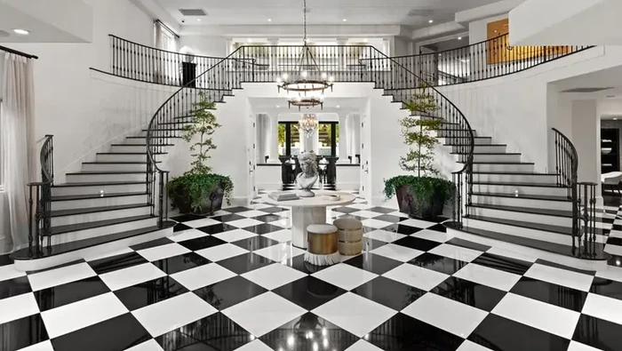 Rumah Kris Jenner/Wayne Ford via TMZ Rumah Kris Jenner.