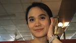 Sheryl Sheinafia Makan Burger Bareng Bisma Karisma dan Jajan Pentol