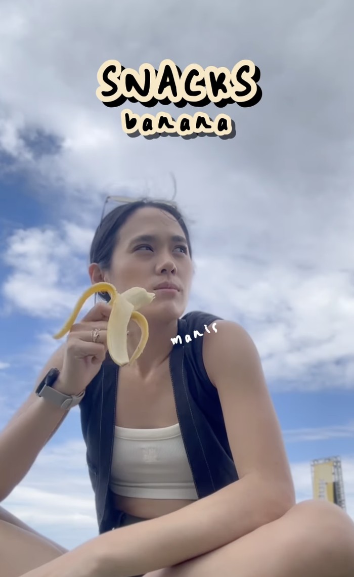 Sheryl Sheinafia Makan Burger Bareng Bisma Karisma dan Jajan Pentol Sheryl Sheinafia Makan Burger Bareng Bisma Karisma dan Jajan Pentol