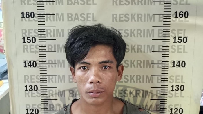 Tampang pelaku penusukan pelajar di Bangka Selatan saat diamankan polisi