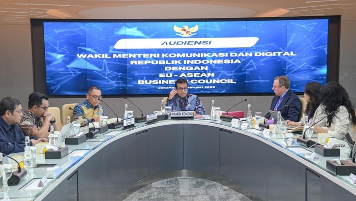 Wamenkomdigi Nezar Patria