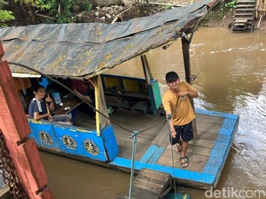 Pengemudi: Belum Skena Jaksel Kalau Belum Naik Perahu Eretan