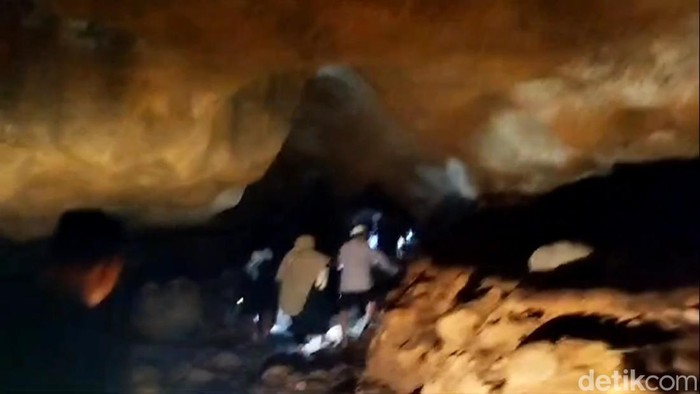 Gua Safarwadi, Cipatujah, Tasikmalaya Gua Safarwadi, Cipatujah, Tasikmalaya