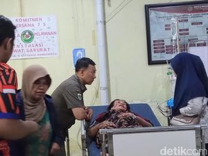 Sekeluarga Tertimpa Pohon Tumbang Akibat Angin Kencang di Bondowoso