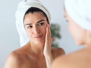 5 Rekomendasi Pelembap yang Bagus dan Aman untuk Kulit Sensitif