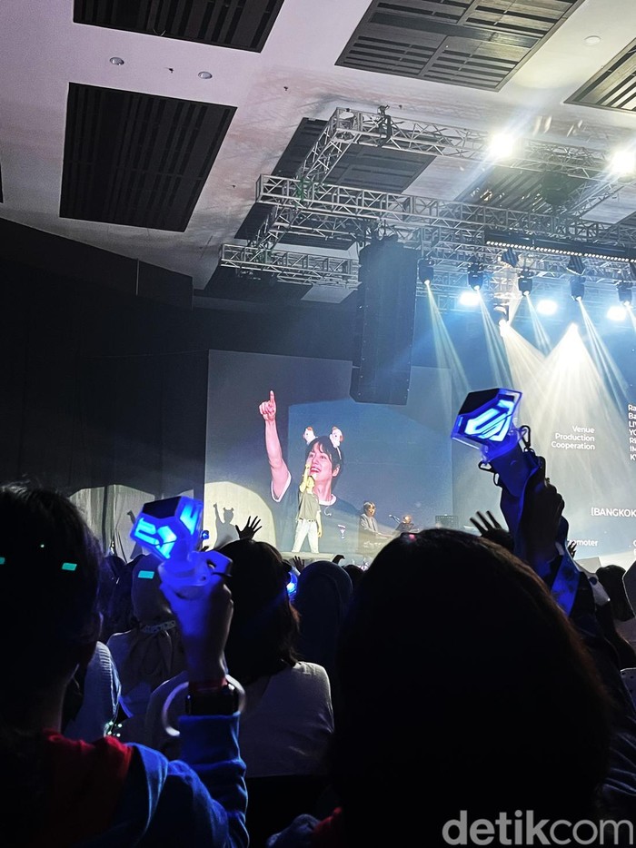 Konser KYUHYUN 10th Anniversary Asia Tour [COLORS] digelar Sabtu (8/2/2025) malam di The Kasablanka Hall, Jakarta Selatan.