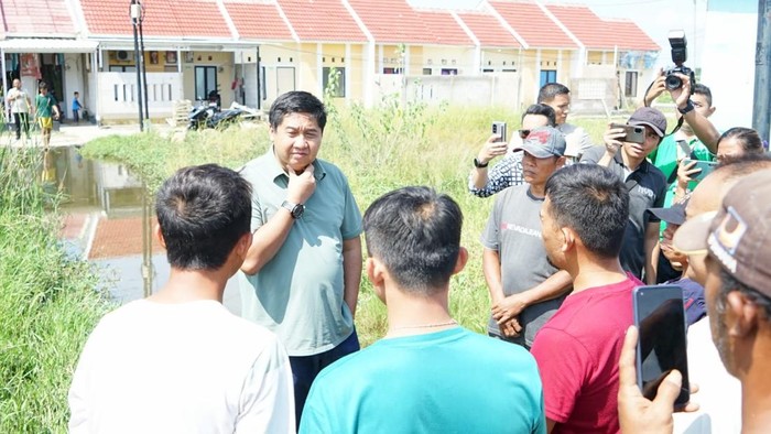Menteri Permumahan dan Kawasan Permukiman (PKP) Maruarar Sirait di Grand Permata Residence di Kelurahan Tambun Utara, Kabupaten Bekasi, Jawa Barat