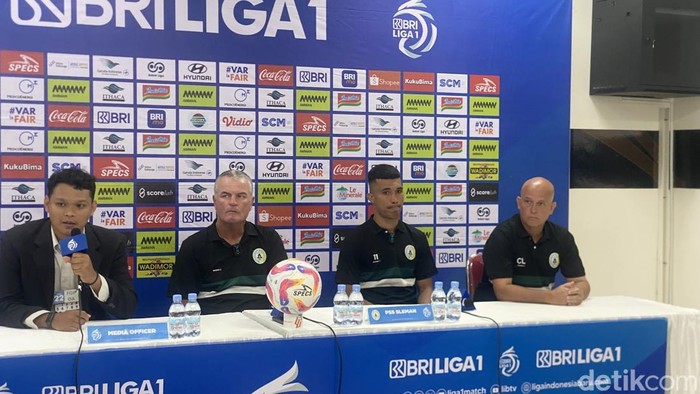 Jumpa pers PSS Sleman usai dikalahkan Bali United di Stadion Manahan, Solo, Minggu (9/2/2025).