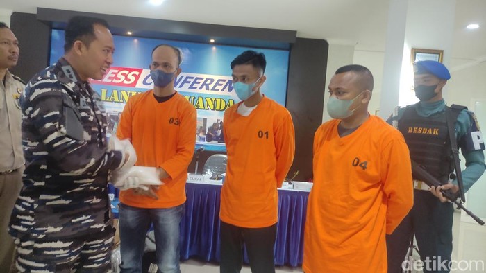 Penyelundupan benih lobster lewat Bandara Juanda