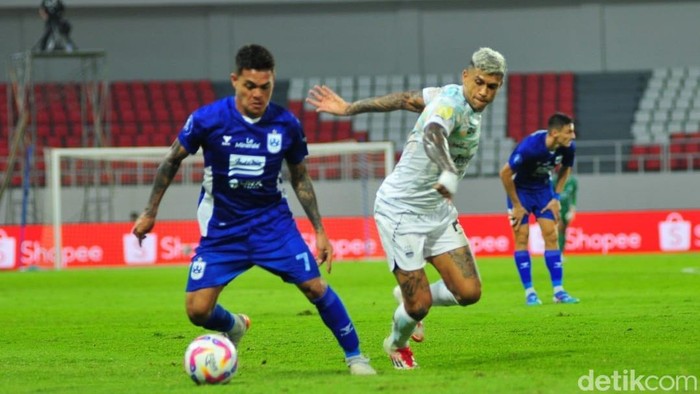 Laga PSIS lawan Persib dalam lanjutan pekan 22 di Stadion Jatidiri Semarang.