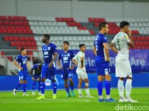 Agius Sesali Anak Asuhnya Gagal Maksimalkan Peluang Lawan 10 Pemain Persib