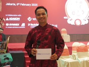 Roland Judita Raup Cuan Jadi MC Berbahasa Mandarin
