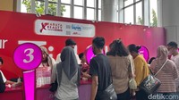 Sejak pagi, pengunjung berdatangan di acara persembahan Female Daily Network yakni Surabaya X Beauty 2025.