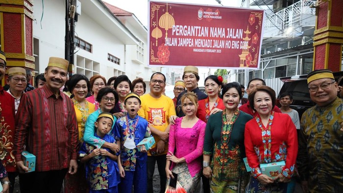 Wali Kota Makassar Danny Pomanto meresmikan perubahan nama Jalan Jampea menjadi Jalan Ho Eng Djie.