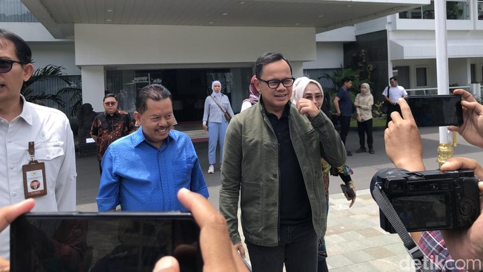 Wamendagri Bima Arya Sugiarto saat tinjauan ke Gedung Agung Yogyakarta, Minggu (9/2/2025).