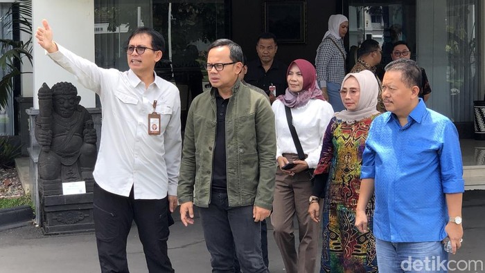 Wamendagri Bima Arya Sugiarto saat tinjauan ke Gedung Agung Yogyakarta, Minggu (9/2/2025).