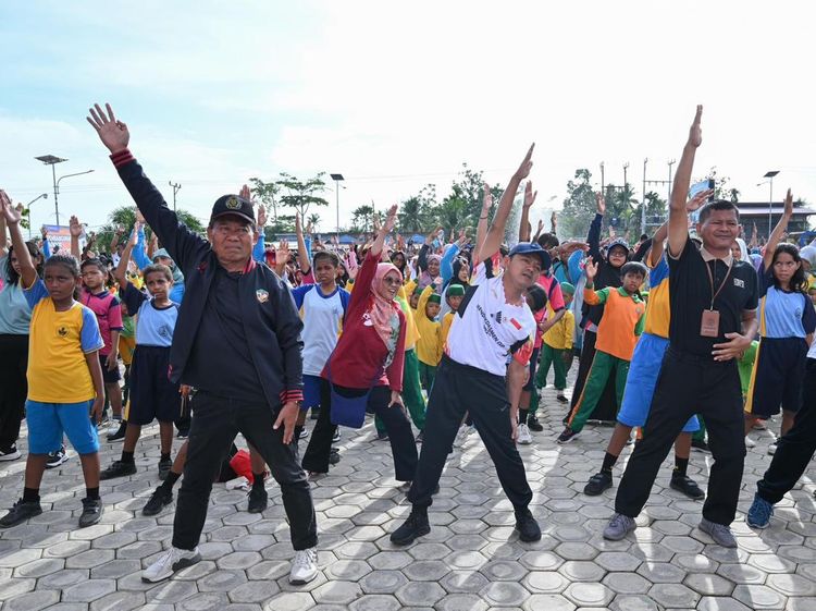 Pecah Rekor MURI, Ini Serunya Senam Anak Indonesia Hebat yang Diikuti 2.500 Siswa