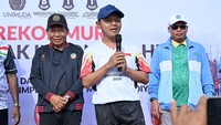 Senam Indonesia Hebat adalah gagasan Pak Abdul Muti, sebagai salah satu program untuk mendukung Gerakan 7 Kebiasaan Anak Indonesia Hebat. Peluncuran program ini bersamaan dengan Album Lagu Tujuh Kebiasaan Anak Indonesia Hebat untuk mengedukasi dan menginspirasi generasi muda melalui media yang kreatif dan menyenangkan, jelas Fajar dalam keterangan tertulisnya. Foto: Kemdikdasmen
