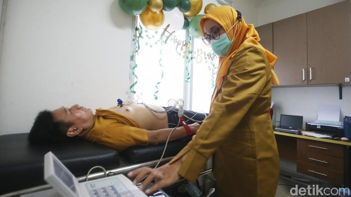 Program cek kesehatan gratis resmi diluncurkan. Sebanyak 17 ribu warga yang memanfaatkan program cek kesehatan gratis di hari pertama peluncurannya 10 Februari 2025.