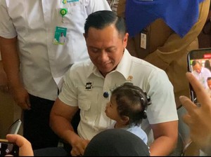 Video Tinjau Cek Kesehatan Gratis di Depok, AHY: Kado Ultah dari Pemerintah