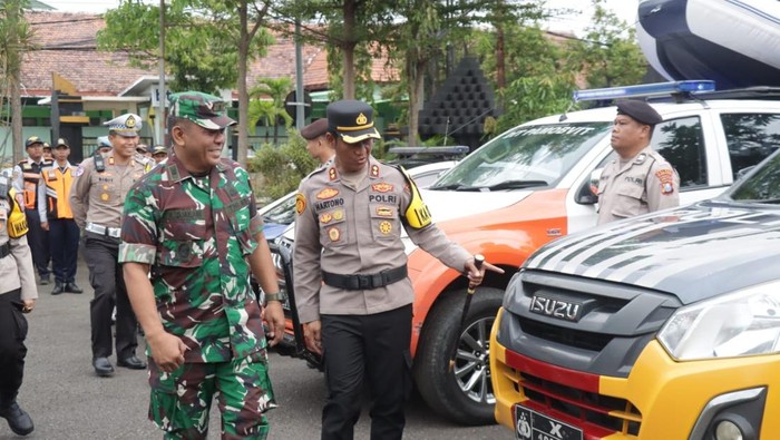 Apel gelar pasukan Operasi Keselamatan Semeru tahun 2024 Polres Sampang