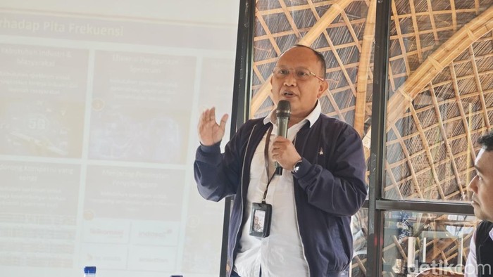 Rudi Purwanto selaku Chairman of Working Group Spectrum ATSI