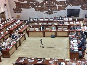 Bahas Masalah Coretax di DPR, Dirjen Pajak Minta Rapat Dilakukan Tertutup