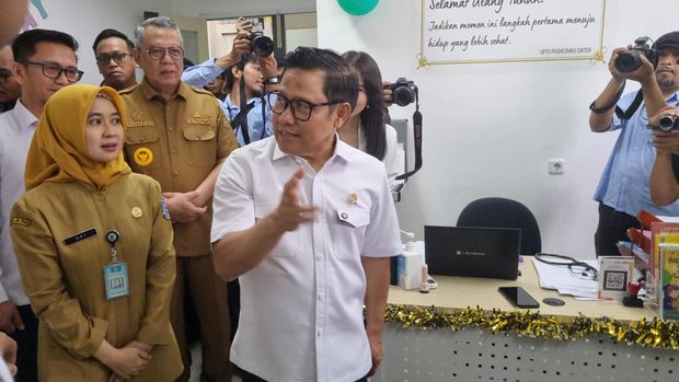 Cak Imin tinjau cek kesehatan gratis di Tangsel (Taufiq/detikcom)