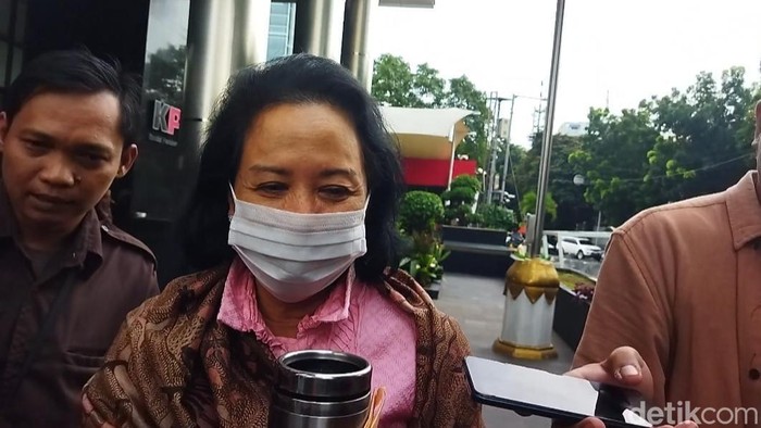 Eks Menteri BUMN Rini Soemarno diperiksa KPK (Kurniawan Fadilah/detikcom)