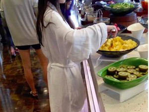 Etiket Sarapan di Hotel: Dilarang Pakai Sendal dan Piyama