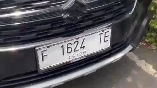 Foto kendaraan dengan nomor polisi sama di Sukabumi.