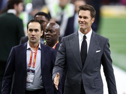 Gaya Tom Brady Debut Jadi Komentator Super Bowl, Pakai Arloji Rp 12 Miliar