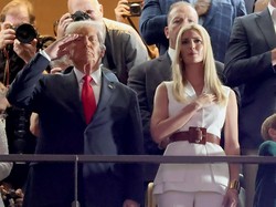 Nonton Super Bowl 2025, Ivanka Trump Elegan Pakai Luxury Brand Swiss