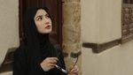 Gaya Selebriti Cantik Kenakan Hijab Meleyot yang Lagi Tren