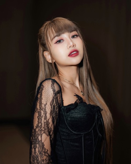 Ghea Indrawari dengan Khyunyun