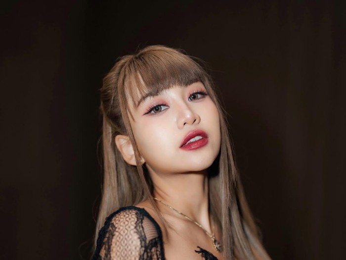 Ghea Indrawari dengan Khyunyun