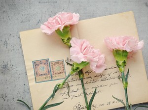 Kisah Valentine dan Awal Mula Kartu Cinta Mendunia