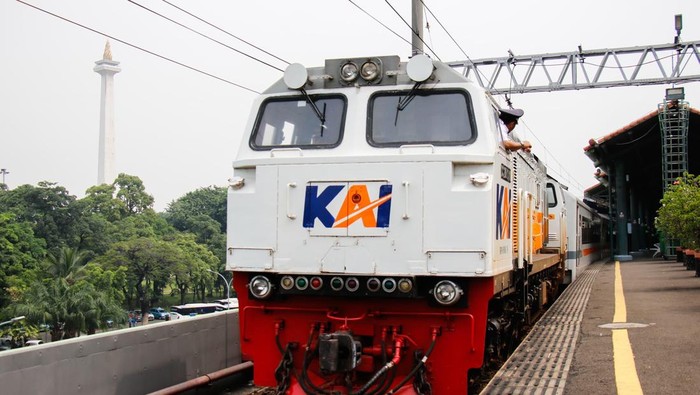 KA di Stasiun Gambir