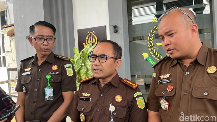 Kajari Kabupaten Mojokerto Endang Tirtana