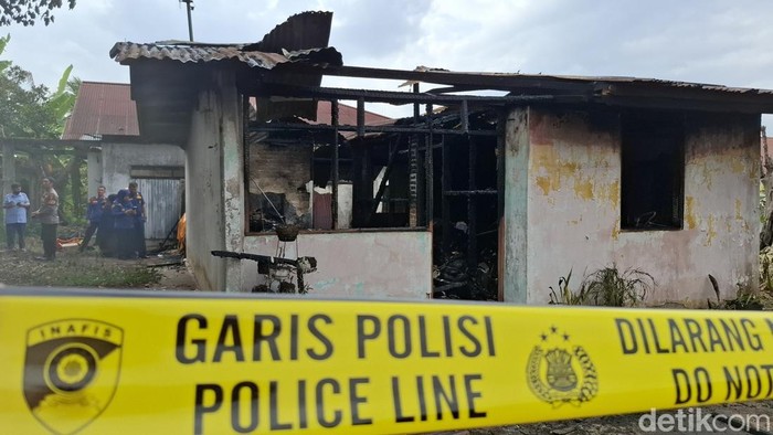 Kebakaran rumah (Foto: Dok Raja Adil)