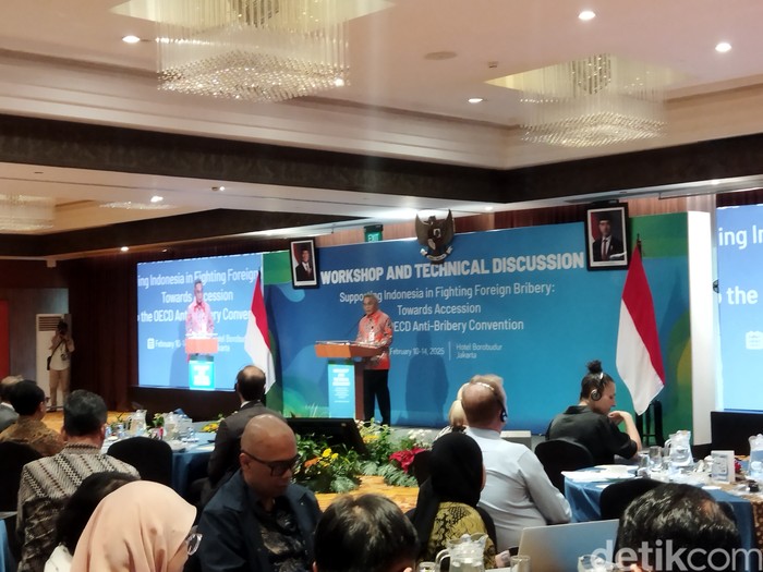 Ketua KPK Setyo Budiyanto dalam lokakarya dan pertemuan teknis OECD. (Kurniawan Fadilah/detikcom)